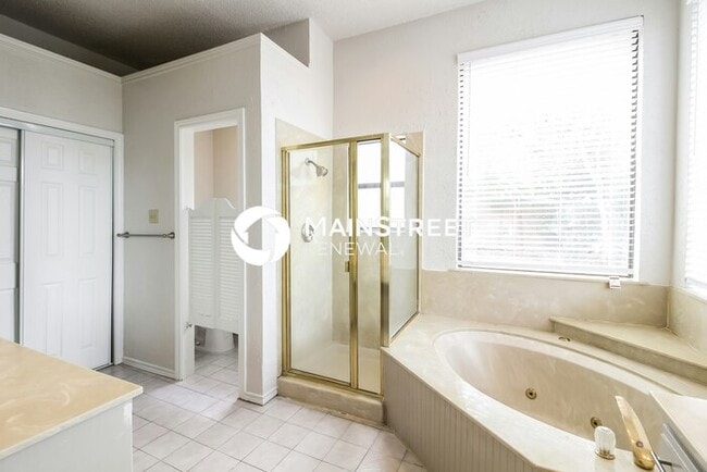 Building Photo - 3 Bedroom Pet-Friendly Home in Carrollton, TX with Main Street Renewal