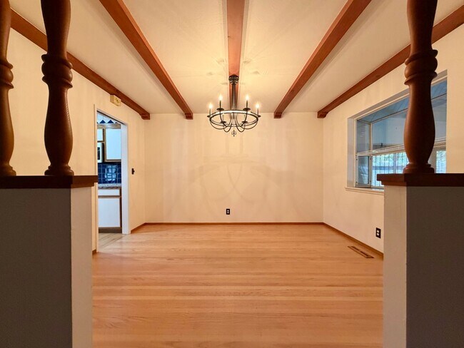 Building Photo - 3 Bedroom 2 Bathroom Single Level Napa Brown's Valley Home