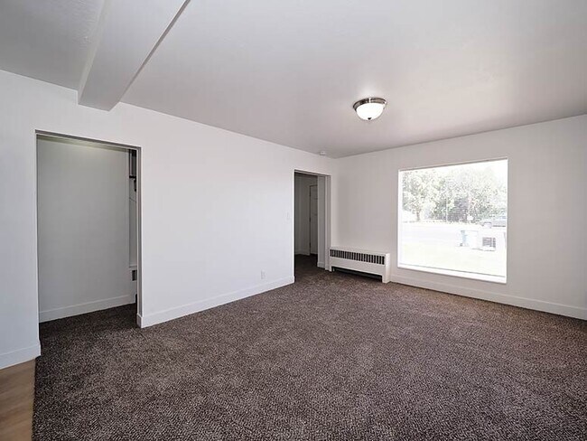 Building Photo - 2345 S Hwy 89