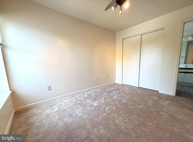 Building Photo - 10318 Westridge Dr
