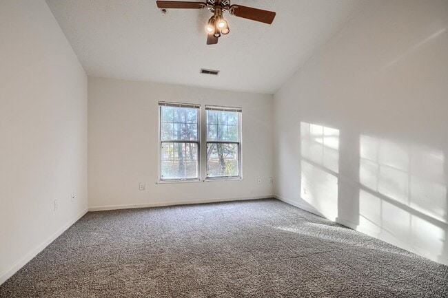 Building Photo - 9847 Bale Ct