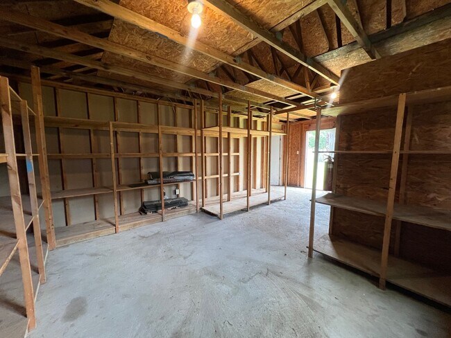 Building Photo - 2725 Greendale Ave