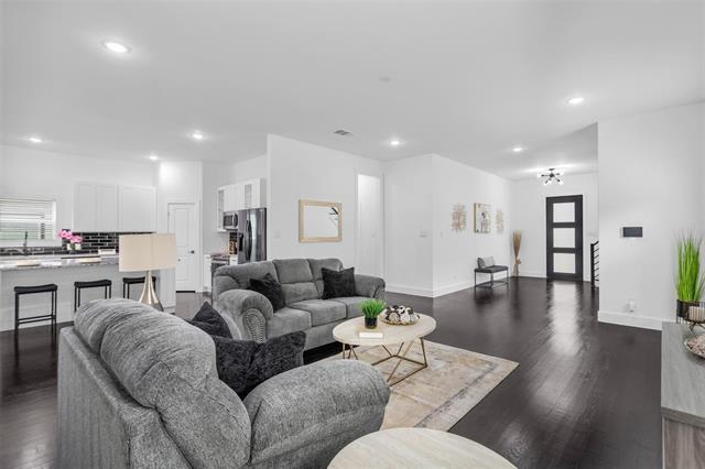 Building Photo - 407 Dubois Ave