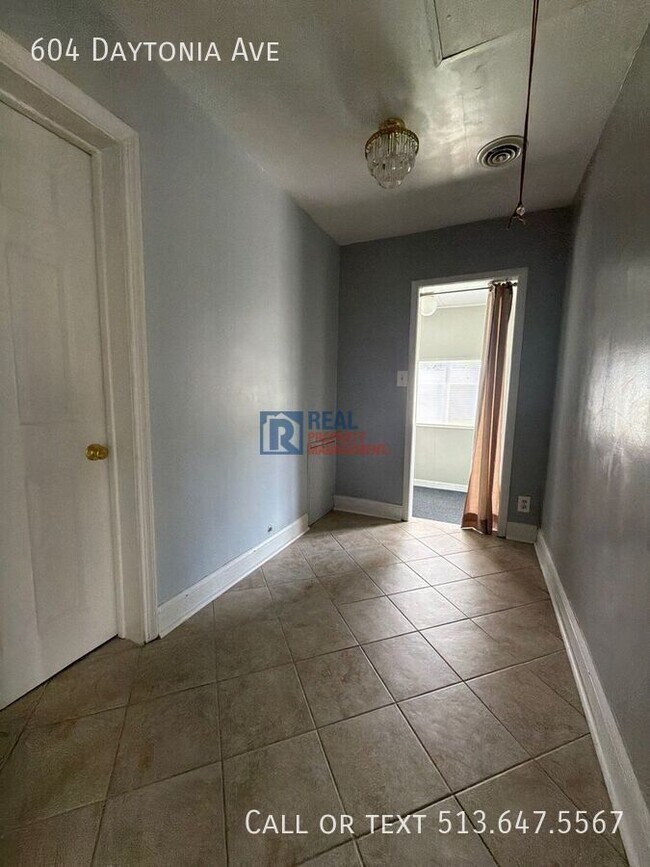 Building Photo - 604 Daytonia Ave
