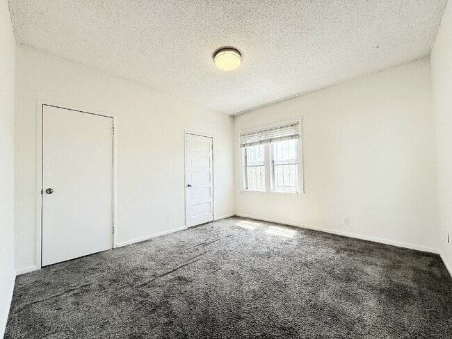 Building Photo - 2926 Dalton Ave