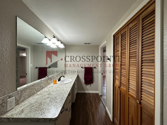 Building Photo - Available Now! 2 Bedroom 1 Bath Across fro...