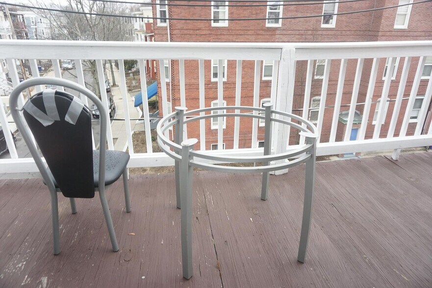 Building Photo - 58 Mansfield St