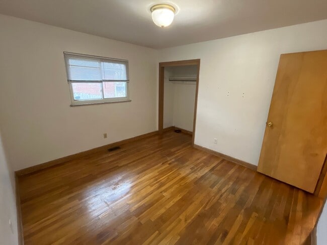 Building Photo - 781-783 S Kellner Rd