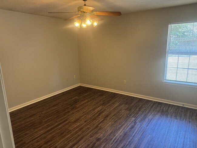 Building Photo - 1435 Arapaho Trail
