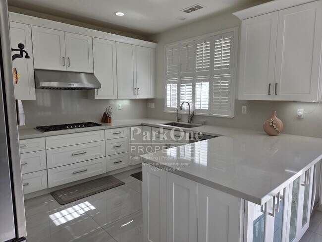 Building Photo - Modern Detached Home in Suburban Dublin Co...