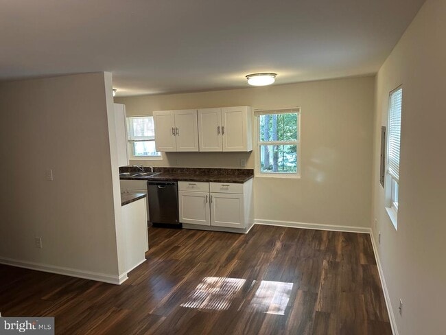 Primary Photo - 12102 Wilderness Park Dr