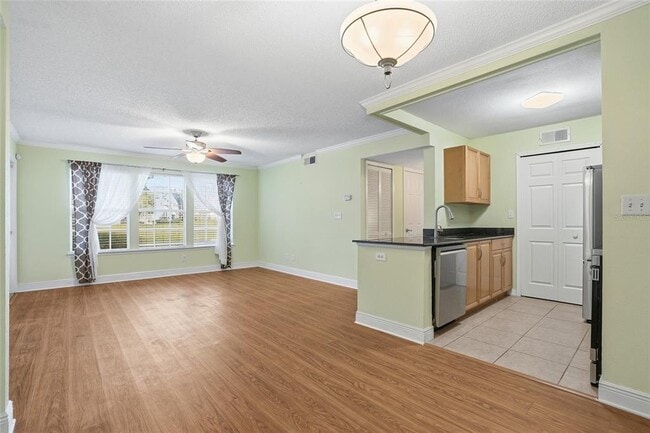 Building Photo - 3275 Haviland Ct