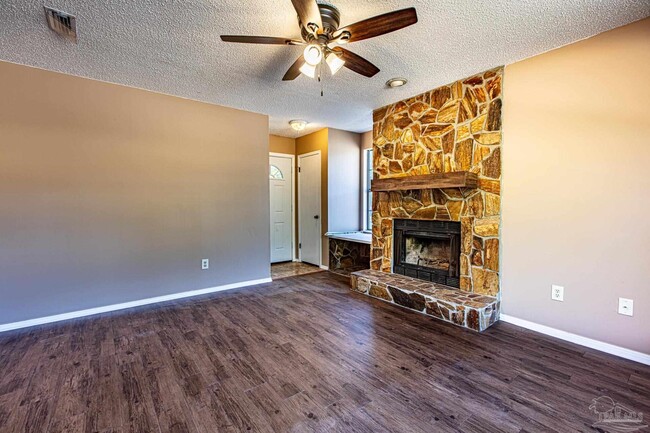 Building Photo - 6242 Ridgegate Cir
