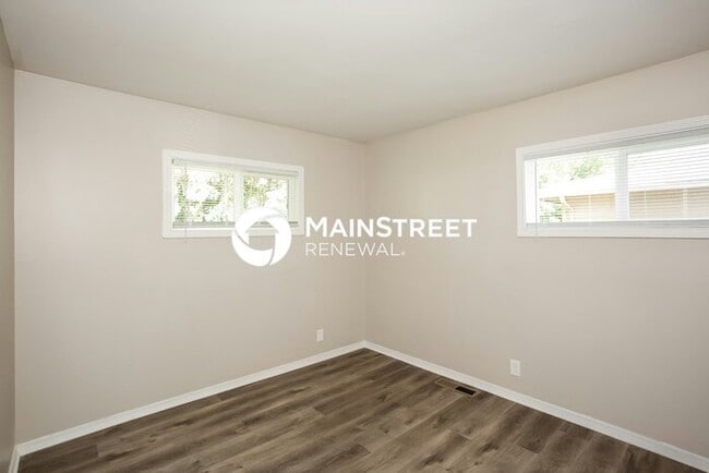 Building Photo - 3 Bedroom Pet-Friendly Home in Indianapolis, IN with Main Street Renewal
