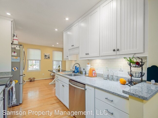 Building Photo - 3 br, 3.5 bath House - 8358 Stationhouse Ct