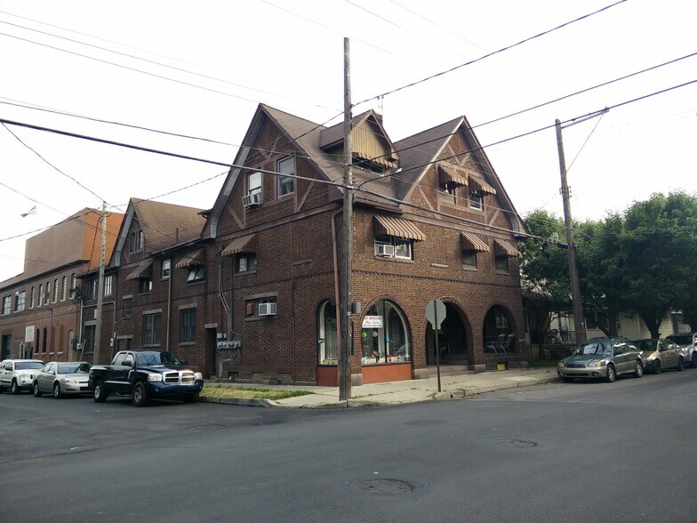 Main House pic - 191 Zerby Ave