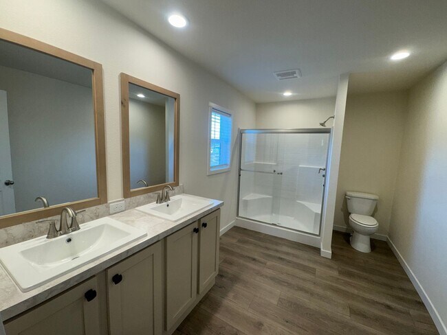 Building Photo - 315 Gerdes Ave