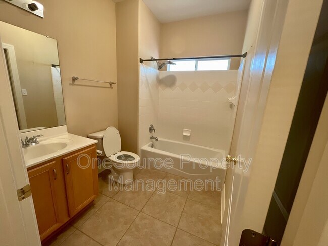 Building Photo - 979 Watersview Dr
