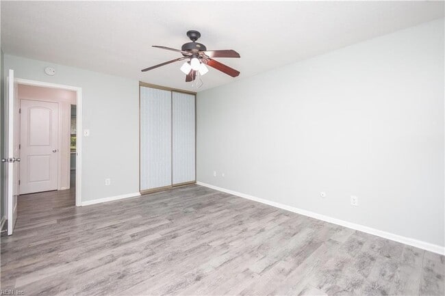 Building Photo - 1545 Lakeport Ct