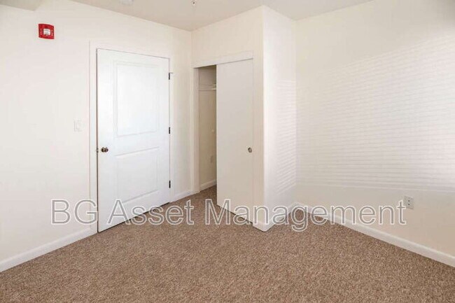 Building Photo - 1459 MacArthur Blvd