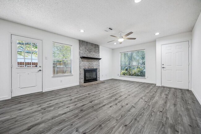 Building Photo - 3204 Blazing Star Trail