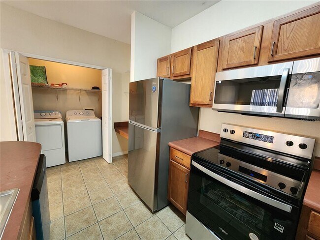 Building Photo - 8137 Claire Ann Dr