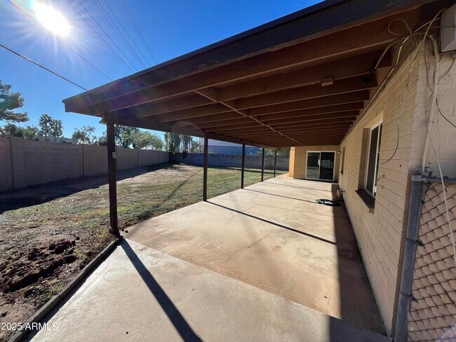 Building Photo - 10801 N 43rd Dr