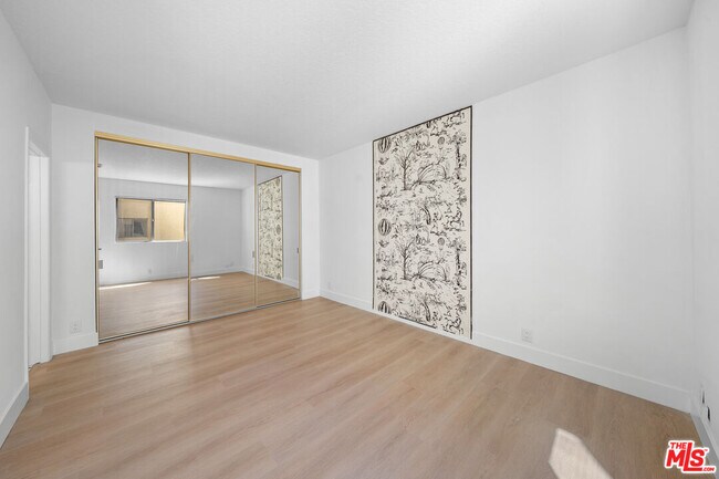 Building Photo - 4444 Wilshire Blvd