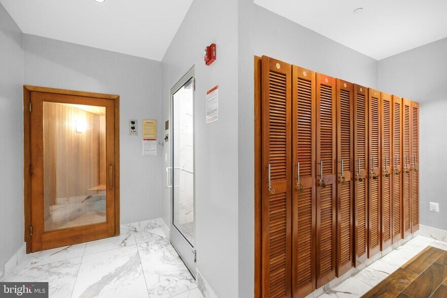 Building Photo - 440 S Broad St