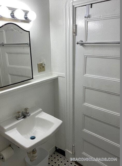 Building Photo - 72 Revere St