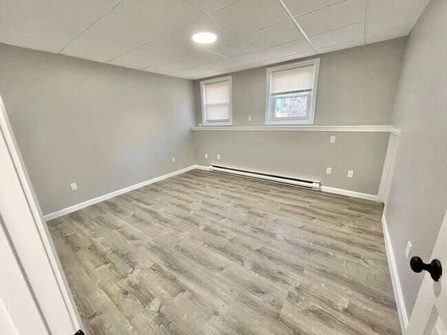 Building Photo - 133 Bellingham St