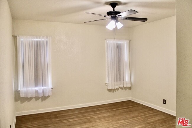 Building Photo - 495 N 8th Ave