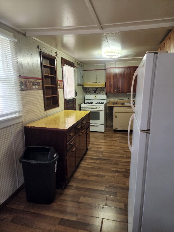 Building Photo - 504 S Martin St