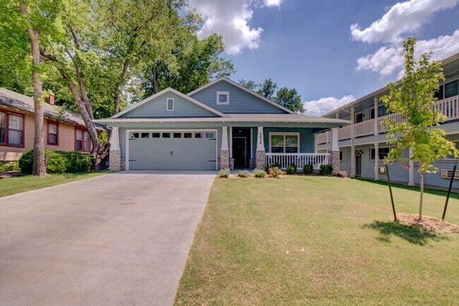 Building Photo - 4 Bed / 2.5 Bath Home in Kendall Whittier – Minutes to Downtown Tulsa & University of Tulsa | Gar...