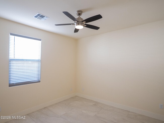 Building Photo - 1616 E Hedrick Dr