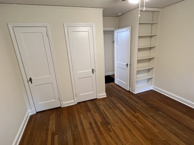 Building Photo - 166 Hart Ave