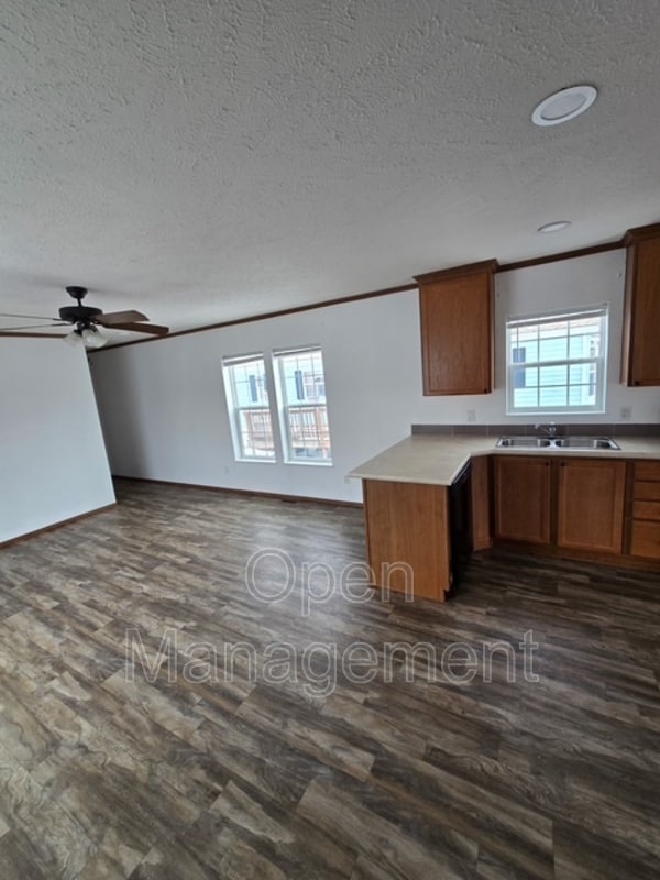 Building Photo - 1901 First St