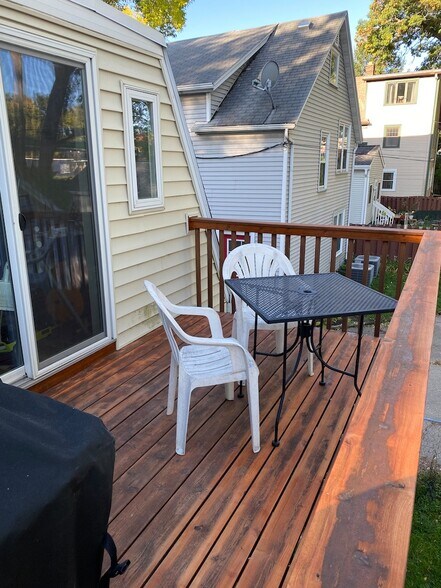 Building Photo - 2818 Sommers Ave