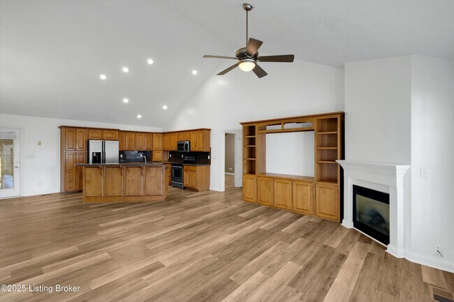 Building Photo - 12611 Bernay Pl