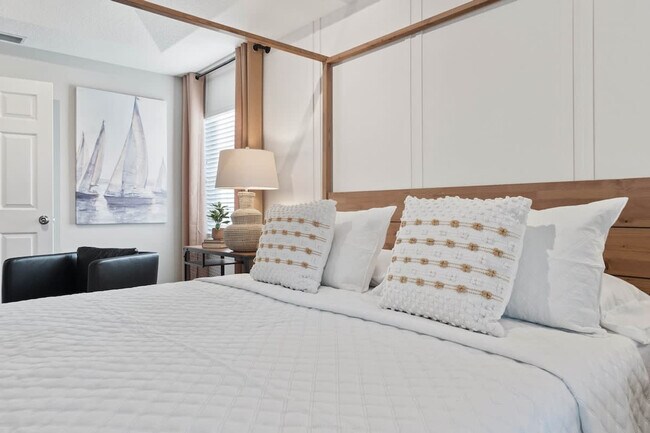 Building Photo - 6 Clinton Ct N