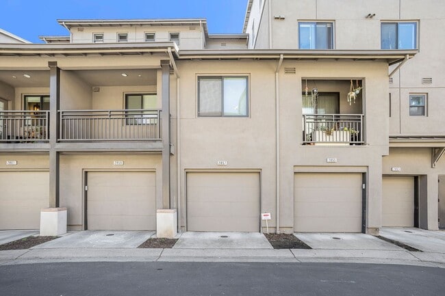 Building Photo - 2857 Regatta Dr