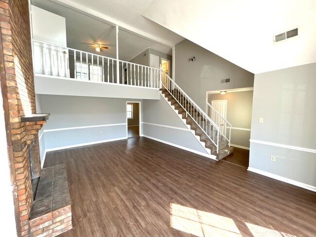 Building Photo - 5144 Country View Ln