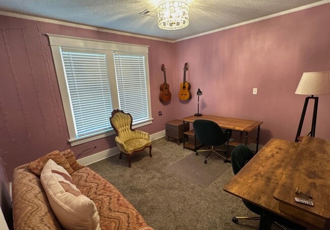 Building Photo - Beautiful 4 Bedroom Home Available