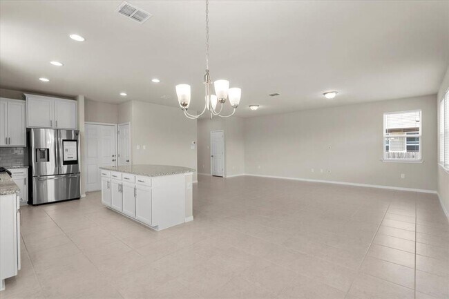 Building Photo - 121 Emerald Pass