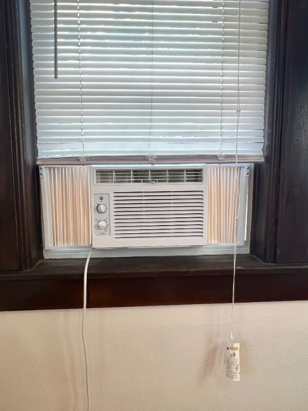 Building Photo - 712 6th Ave N