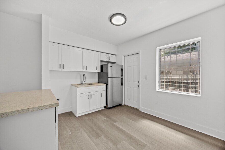 Building Photo - 171 NW 56th St