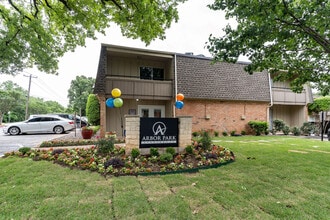 Monument sign - Arbor Park Apartments