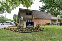 Monument sign - Arbor Park Apartments