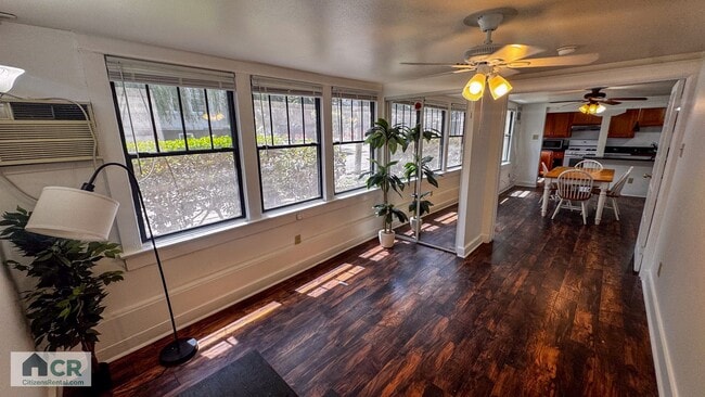 Building Photo - Spacious 3bd/3ba on Broadway!