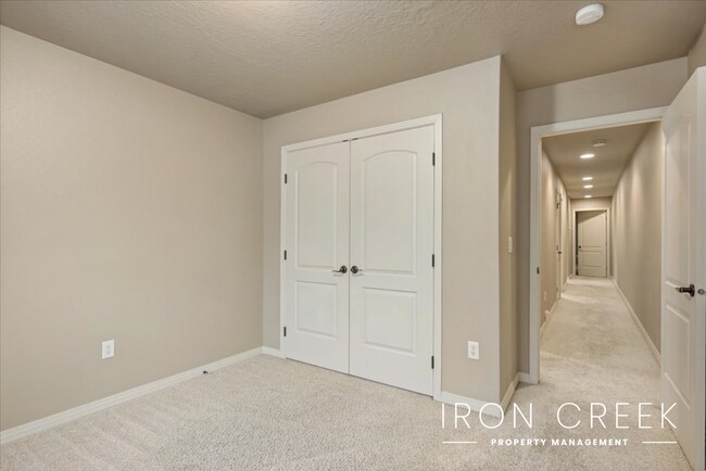 Building Photo - AVAILABLE JUNE 16